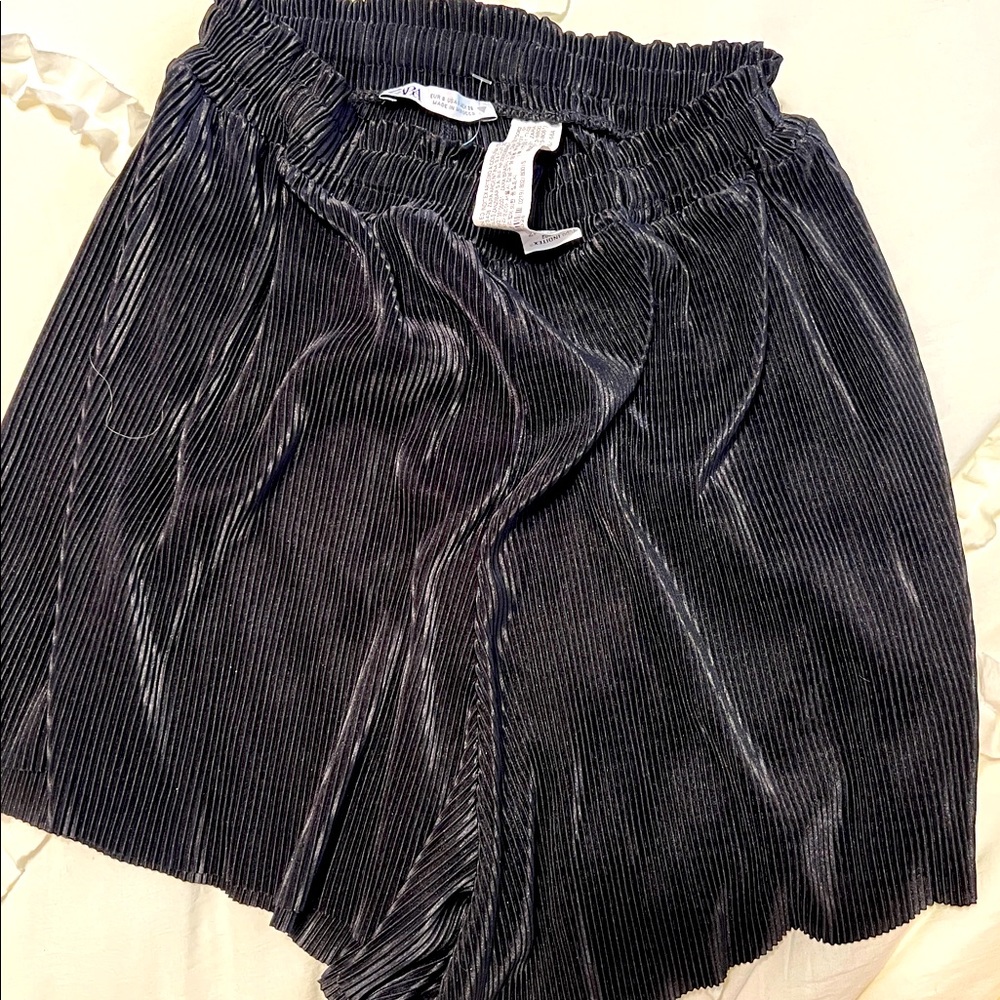 Plisse swim cover-up shorts. Zara